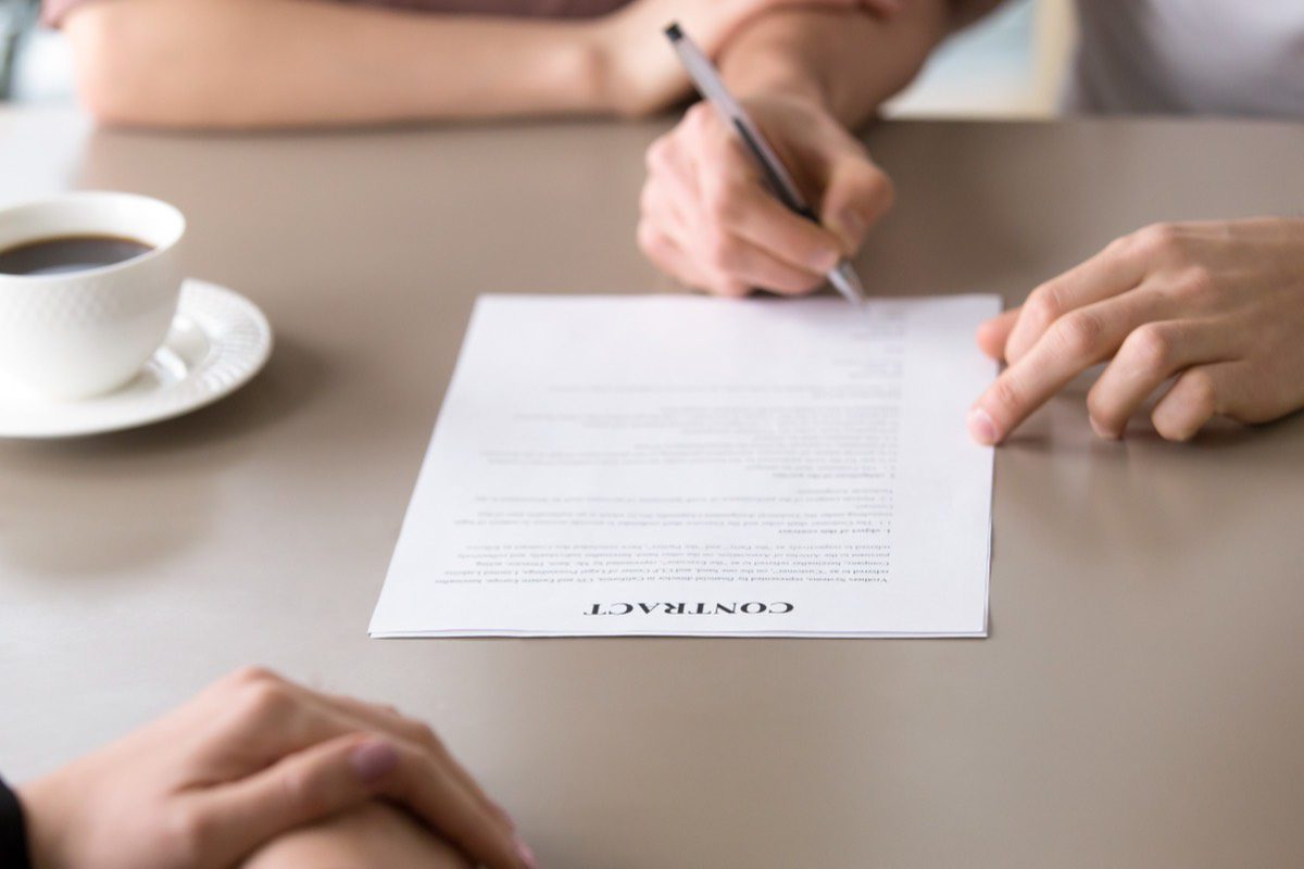 Assinatura de contrato de emprestimo ou financiamento
